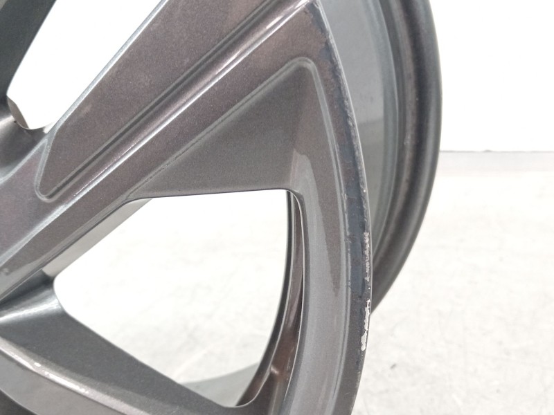 Recambio de llanta para peugeot 208 2020 referencia OEM IAM 9829566277  