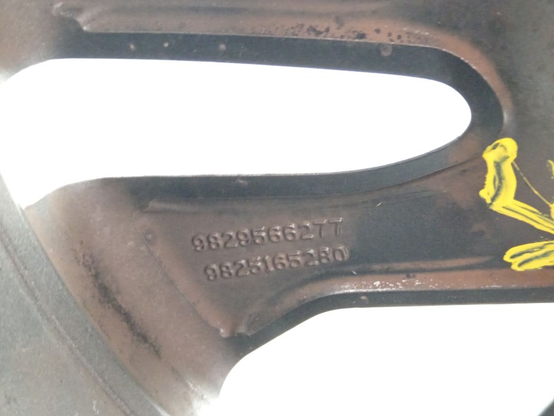 Recambio de llanta para peugeot 208 2020 referencia OEM IAM 9829566277  