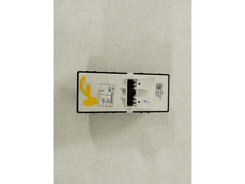 Recambio de mando elevalunas delantero izquierdo para hyundai i20 iii (bc3, bi3) 1.2 referencia OEM IAM 93571Q0210  