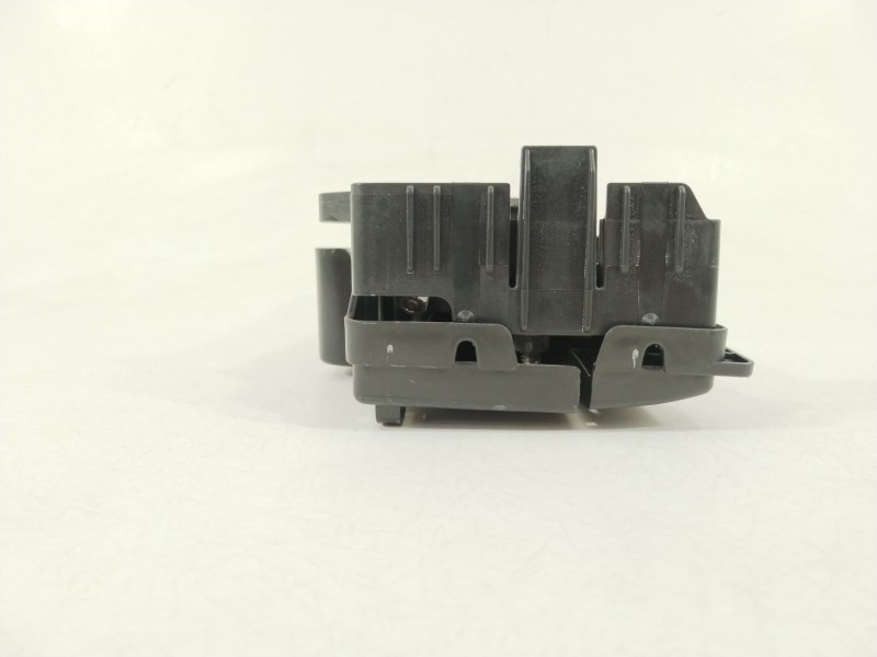 Recambio de caja reles / fusibles para opel ampera (r12) ev 150 referencia OEM IAM 20889114  