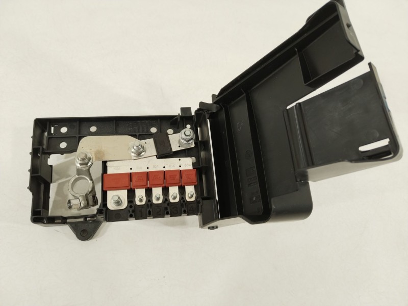 Recambio de caja reles / fusibles para opel ampera (r12) ev 150 referencia OEM IAM 20889114  