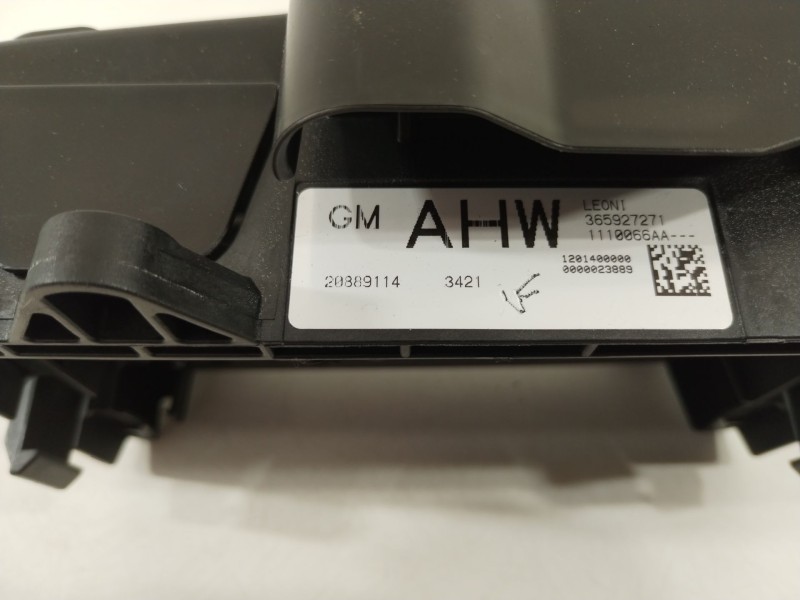 Recambio de caja reles / fusibles para opel ampera (r12) ev 150 referencia OEM IAM 20889114  