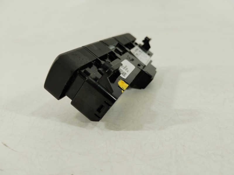 Recambio de mando multifuncion para hyundai i20 iii (bc3, bi3) 1.2 referencia OEM IAM 93300Q0130  