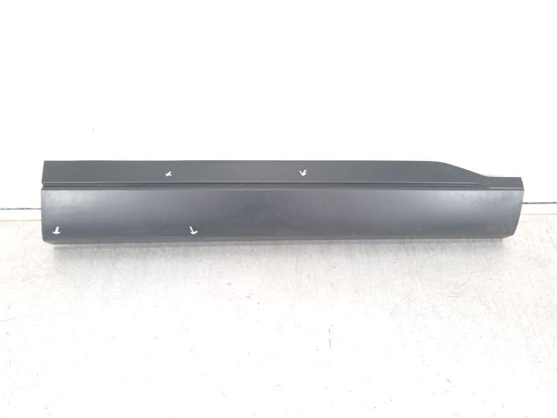 MOLDURA PUERTA DELANTERA DERECHA 