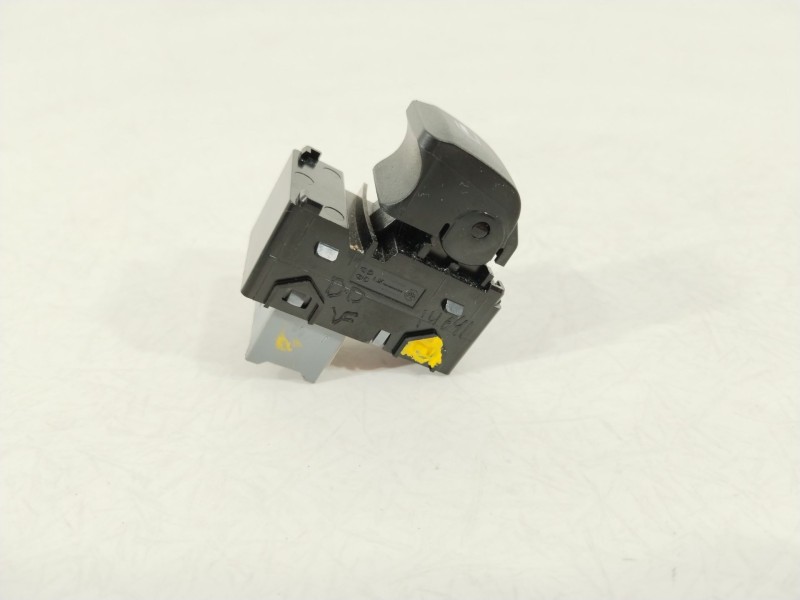 Recambio de mando elevalunas delantero derecho para hyundai i20 iii (bc3, bi3) 1.2 referencia OEM IAM 93581Q0000  