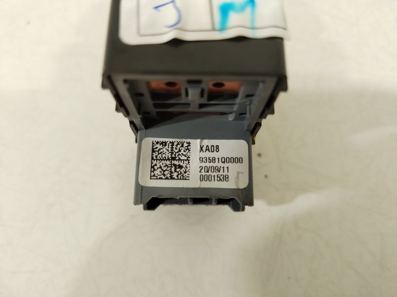 Recambio de mando elevalunas delantero derecho para hyundai i20 iii (bc3, bi3) 1.2 referencia OEM IAM 93581Q0000  