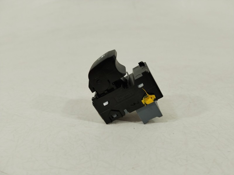 Recambio de mando elevalunas trasero izquierdo para hyundai i20 iii (bc3, bi3) 1.2 referencia OEM IAM 93581Q0000  