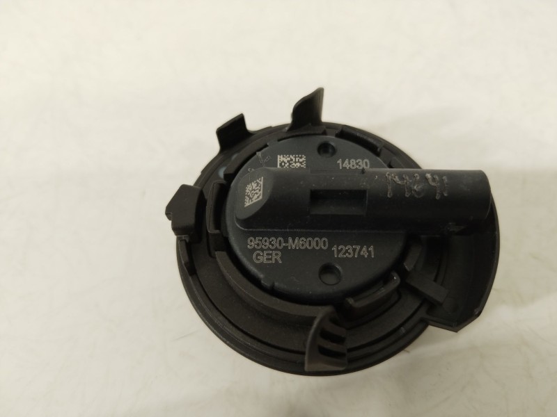 Recambio de sensor para hyundai i20 iii (bc3, bi3) 1.2 referencia OEM IAM 95930M6000  