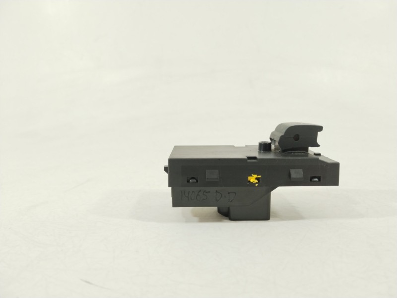 Recambio de mando elevalunas delantero derecho para opel ampera (r12) ev 150 referencia OEM IAM 13305370  