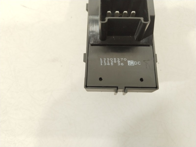 Recambio de mando elevalunas delantero derecho para opel ampera (r12) ev 150 referencia OEM IAM 13305370  