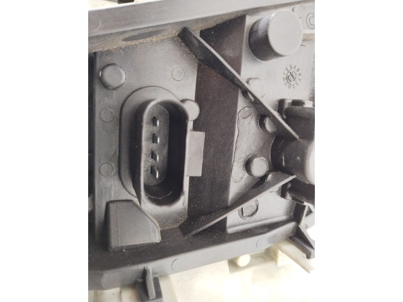Recambio de piloto trasero izquierdo para volkswagen touareg (7la) tdi r5 referencia OEM IAM 7L6945095P  
