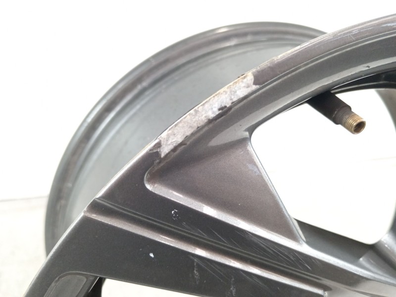 Recambio de llanta para peugeot 208 2020 referencia OEM IAM 9829566277  