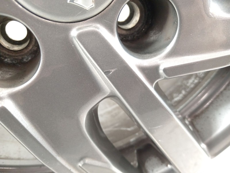 Recambio de llanta para peugeot 208 2020 referencia OEM IAM 9829566277  