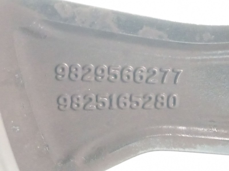 Recambio de llanta para peugeot 208 2020 referencia OEM IAM 9829566277  