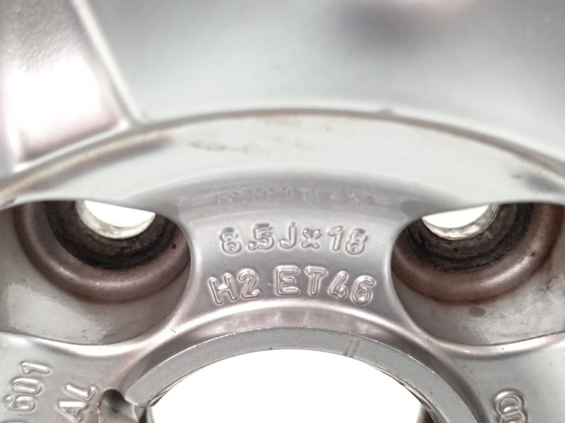 Recambio de llanta para audi s6 berlina 4f2 referencia OEM IAM 4F0601025  