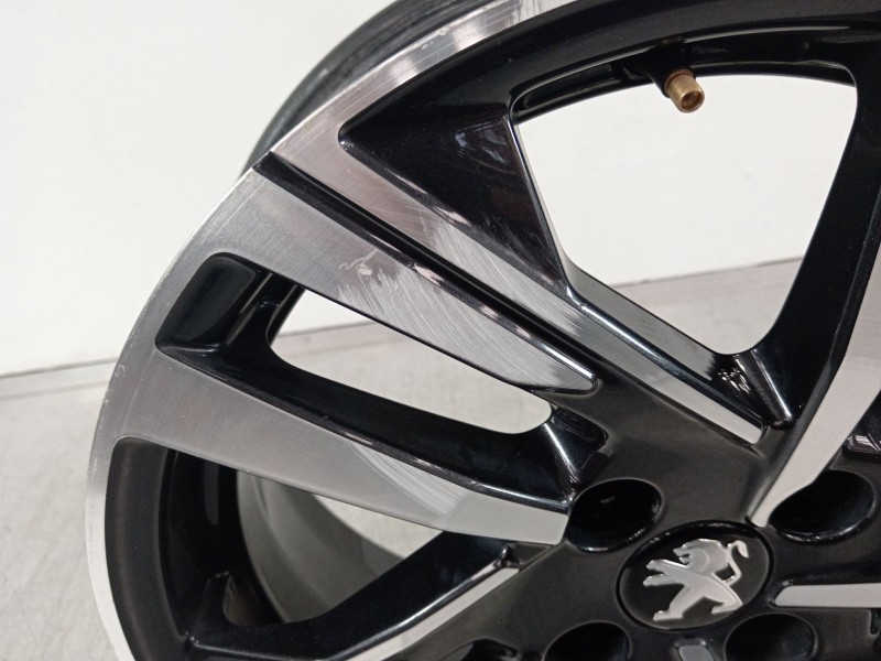 Recambio de llanta para peugeot 208 2020 referencia OEM IAM 9825165280  