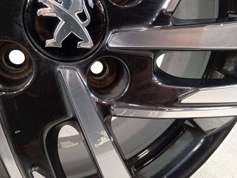 Recambio de llanta para peugeot 208 2020 referencia OEM IAM 9825165280  