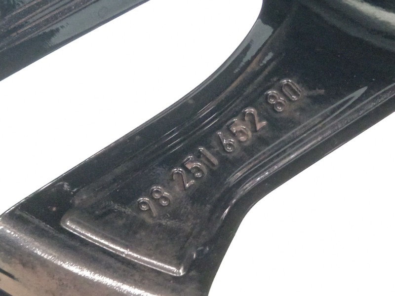 Recambio de llanta para peugeot 208 2020 referencia OEM IAM 9825165280  