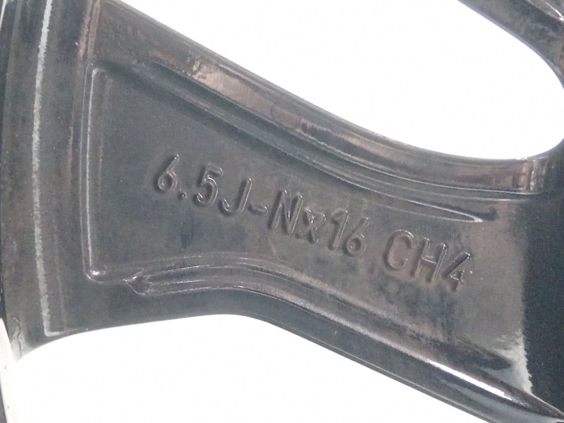 Recambio de llanta para peugeot 208 2020 referencia OEM IAM 9825165280  