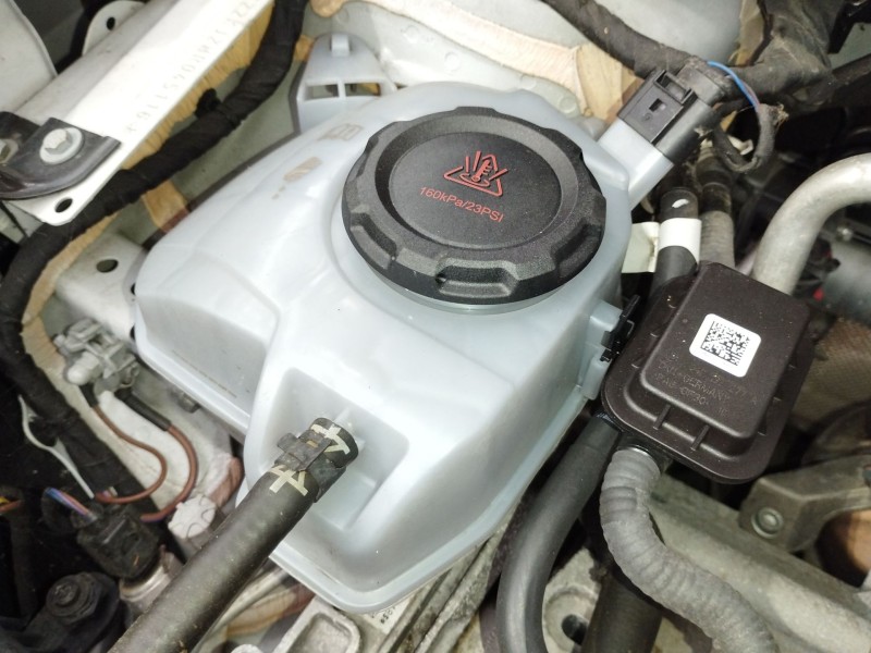 Recambio de deposito expansion para seat arona (kj7, kjp) 1.0 tsi referencia OEM IAM 2Q0121407D  