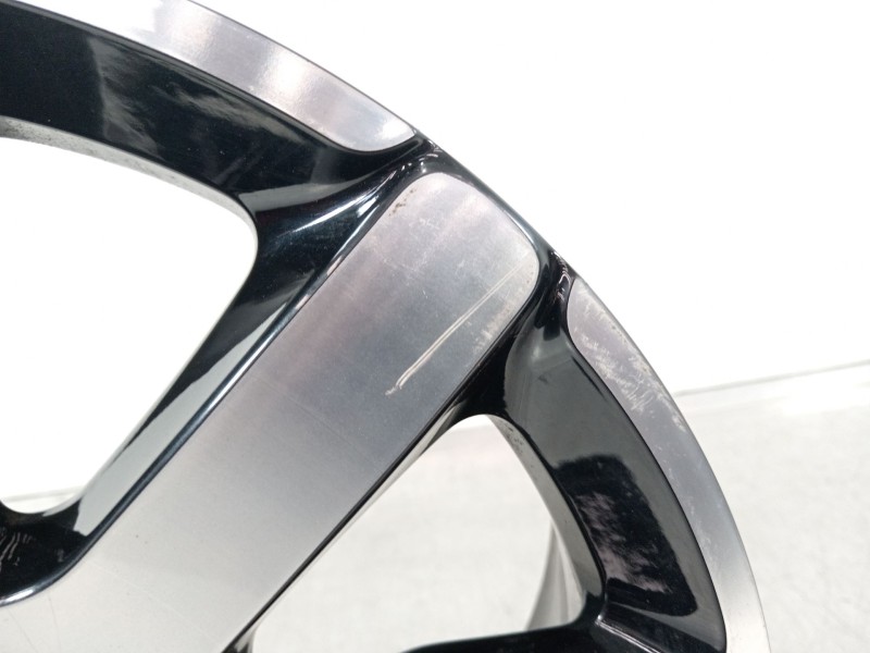 Recambio de llanta para citroën c3 feel referencia OEM IAM 9800494077  