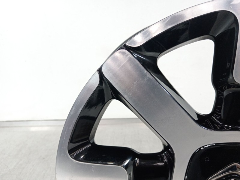 Recambio de llanta para citroën c3 feel referencia OEM IAM 9800494077  