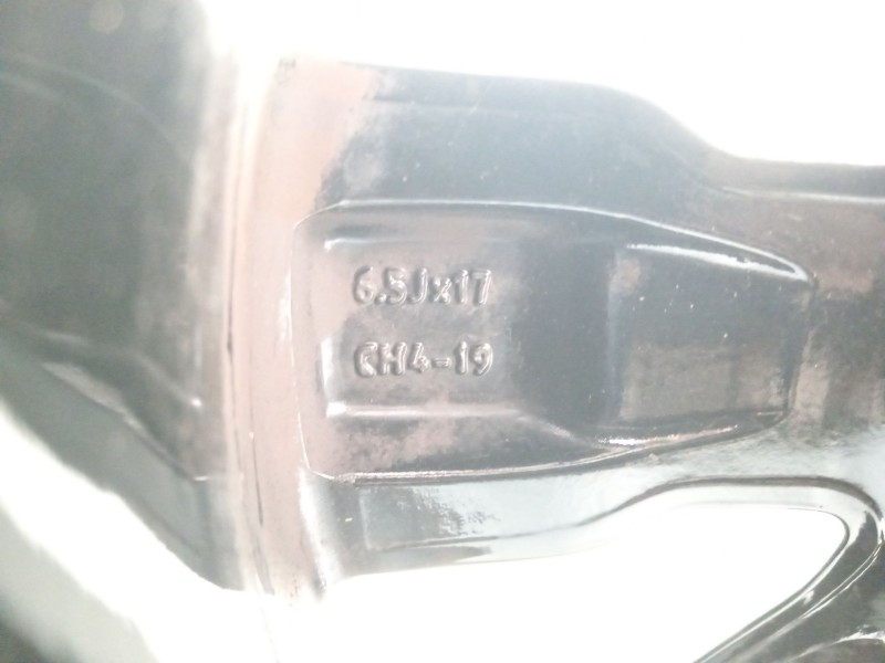 Recambio de llanta para citroën c3 feel referencia OEM IAM 9800494077  