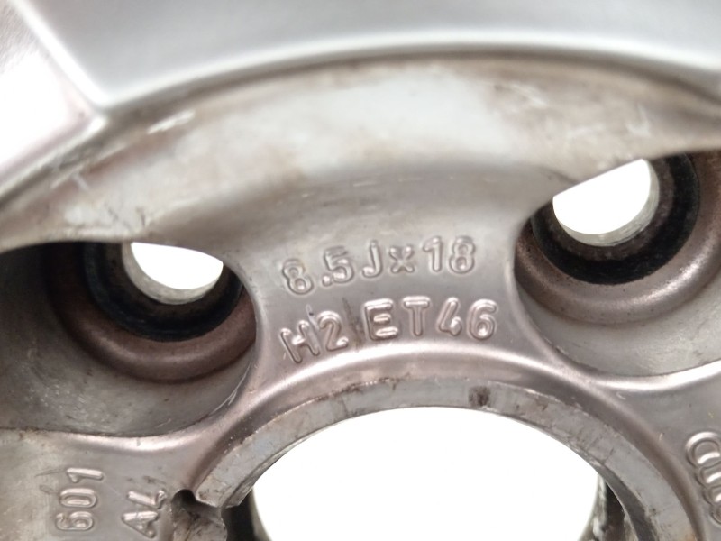 Recambio de llanta para audi s6 berlina 4f2 referencia OEM IAM 4F0601025  