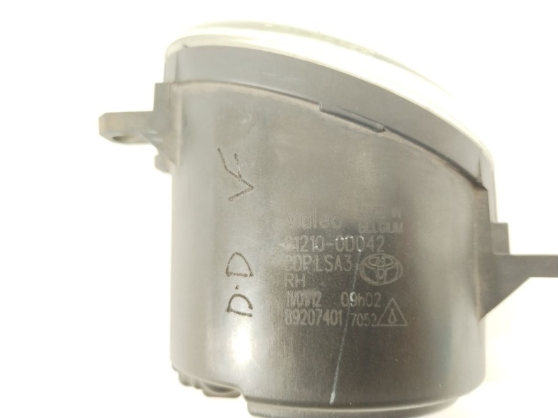 Recambio de faro antiniebla derecho para toyota auris (_e15_) 1.4 d-4d (nde150_) referencia OEM IAM 812100D042  