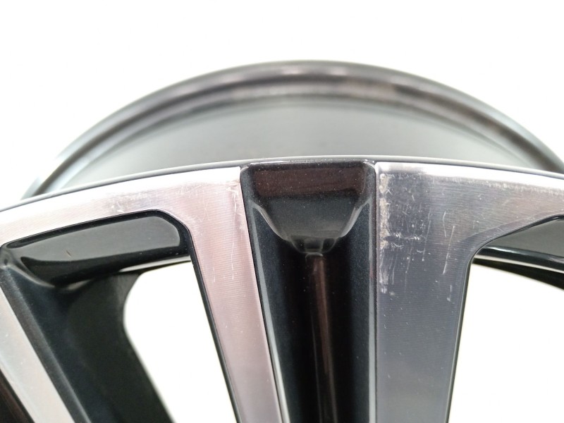 Recambio de llanta para seat arona xperience referencia OEM IAM 6F9601025  