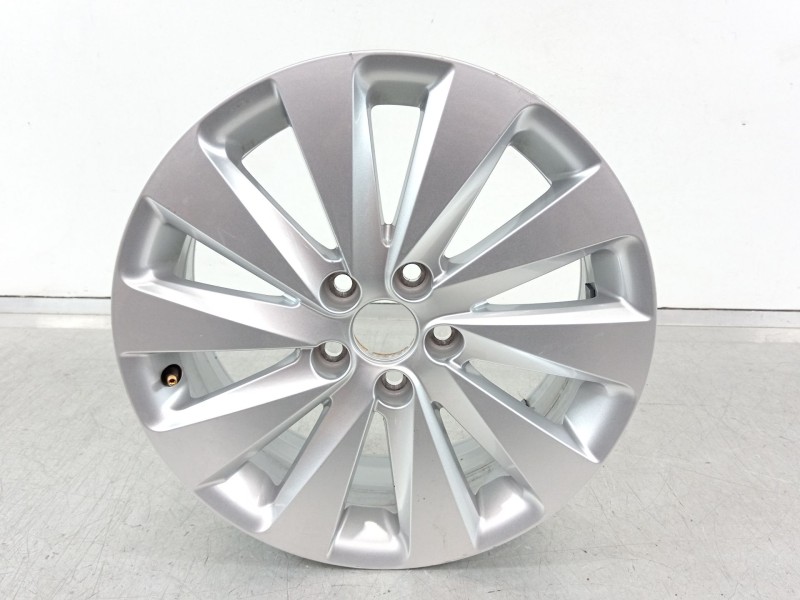Recambio de llanta para seat arona xperience referencia OEM IAM 6F9601025  