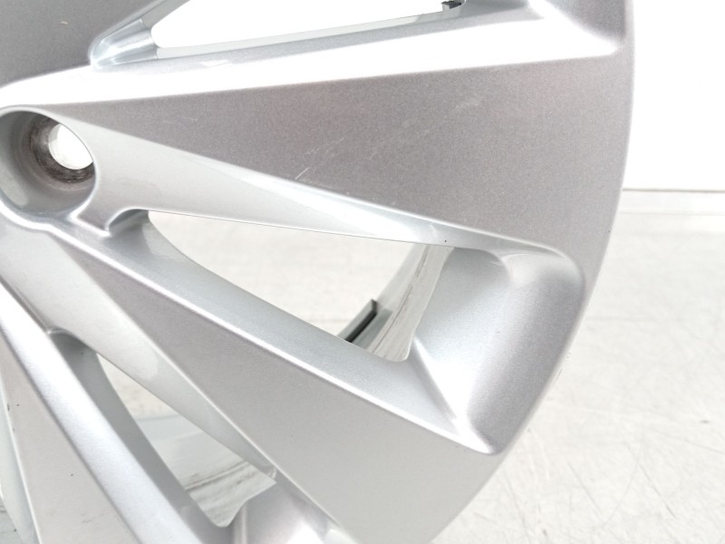 Recambio de llanta para seat arona xperience referencia OEM IAM 6F9601025  