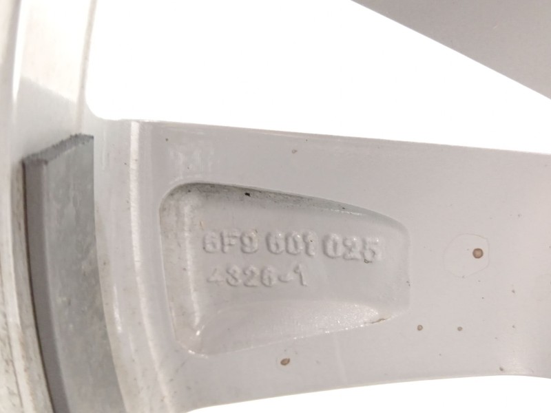 Recambio de llanta para seat arona xperience referencia OEM IAM 6F9601025  