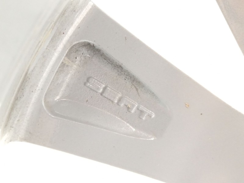 Recambio de llanta para seat arona xperience referencia OEM IAM 6F9601025  