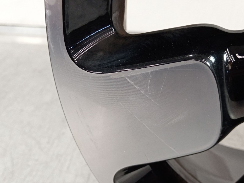 Recambio de llanta para citroën c3 feel referencia OEM IAM 9800494077  