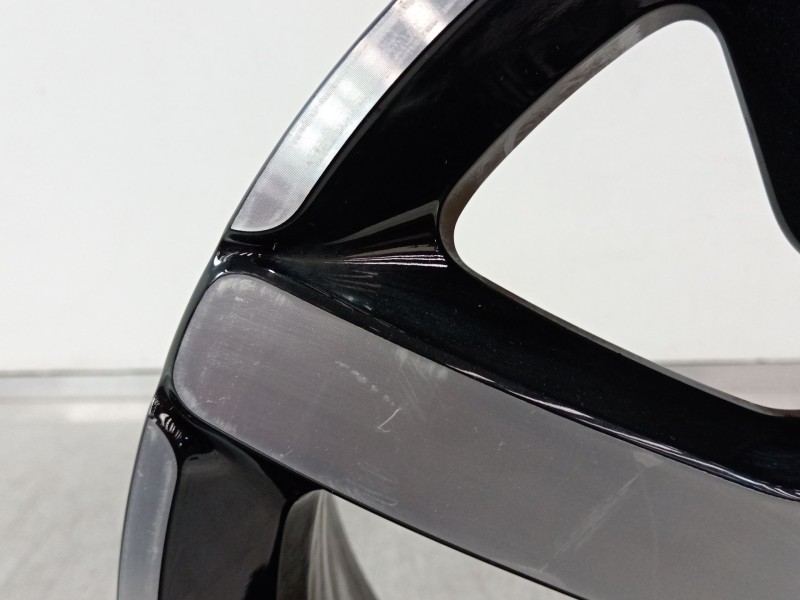 Recambio de llanta para citroën c3 feel referencia OEM IAM 9800494077  