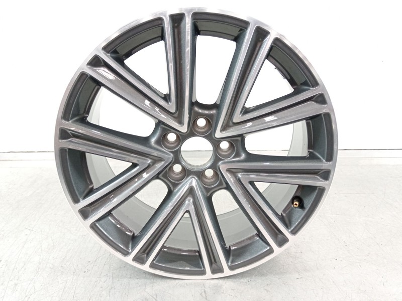 Recambio de llanta para audi a1 sportback (gba) 25 tfsi básico referencia OEM IAM 82A601025  