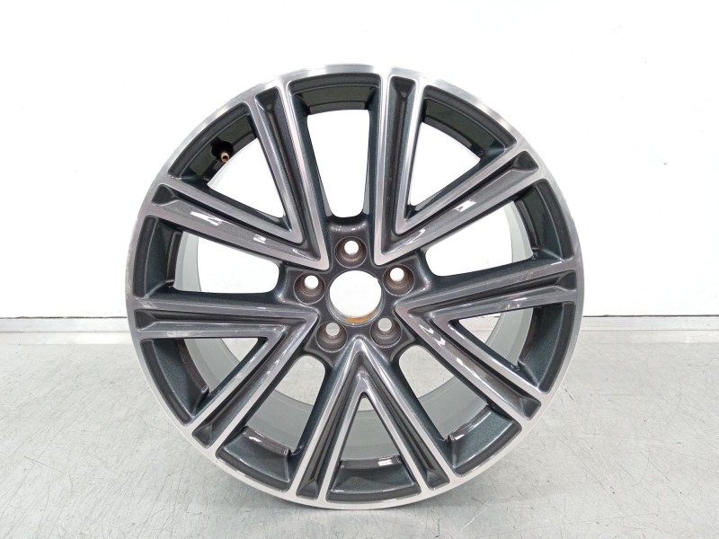 Recambio de llanta para audi a1 sportback (gba) 25 tfsi básico referencia OEM IAM 82A601025  