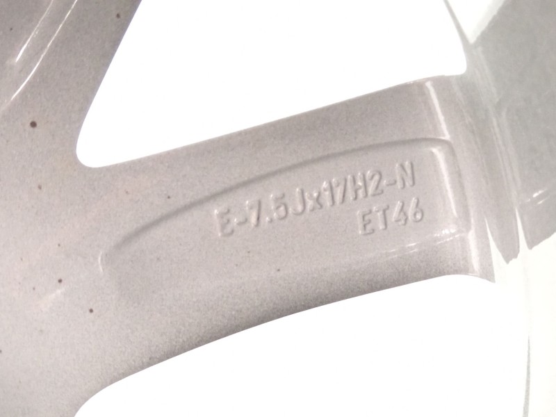 Recambio de llanta para audi a1 sportback (gba) 25 tfsi básico referencia OEM IAM 82A601025  