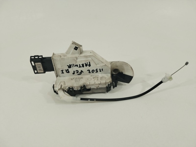 Recambio de cerradura puerta delantera izquierda para peugeot partner kombi outdoor referencia OEM IAM 9135EG  