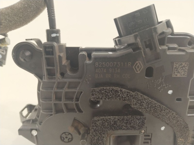 Recambio de cerradura puerta trasera derecha para renault clio v intens referencia OEM IAM 825007311R  