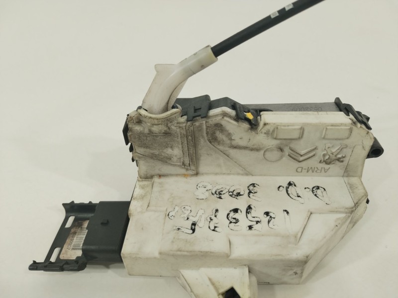 Recambio de cerradura puerta delantera derecha para peugeot 3008 confort referencia OEM IAM 825154  9135HG