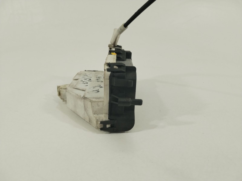 Recambio de cerradura puerta delantera derecha para peugeot 3008 confort referencia OEM IAM 825154  9135HG