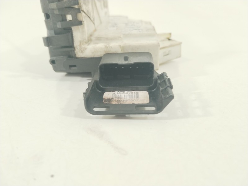 Recambio de cerradura puerta delantera derecha para peugeot 3008 confort referencia OEM IAM 825154  9135HG