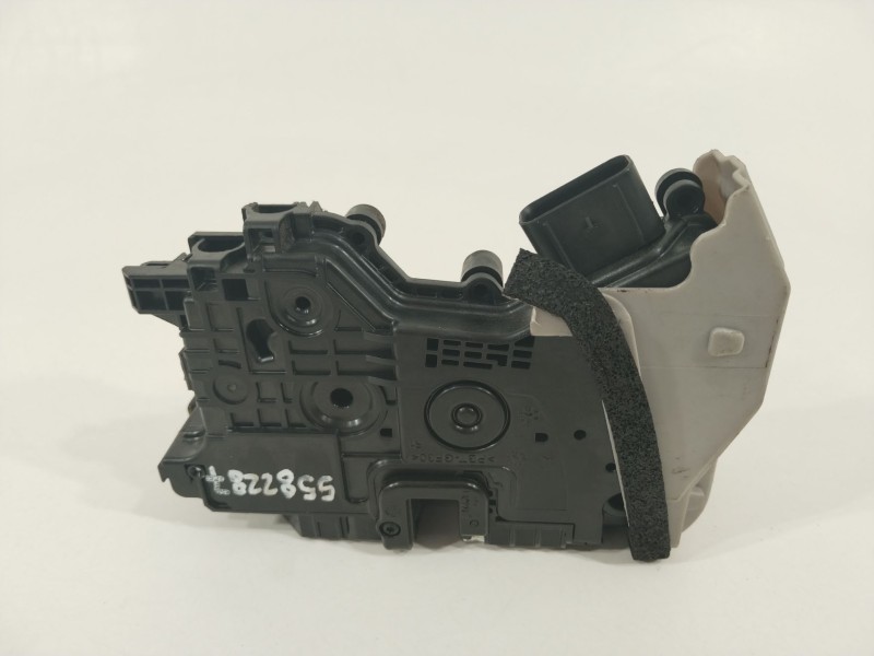 Recambio de cerradura puerta delantera derecha para hyundai kona tecno 2wd referencia OEM IAM 81320J9010  