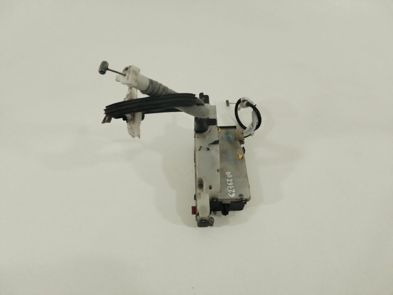 Recambio de cerradura puerta trasera derecha para peugeot 208 1.5 blue-hdi fap referencia OEM IAM 9812501180  