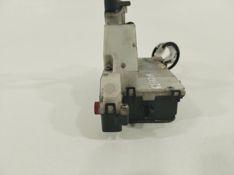 Recambio de cerradura puerta trasera derecha para peugeot 208 1.5 blue-hdi fap referencia OEM IAM 9812501180  