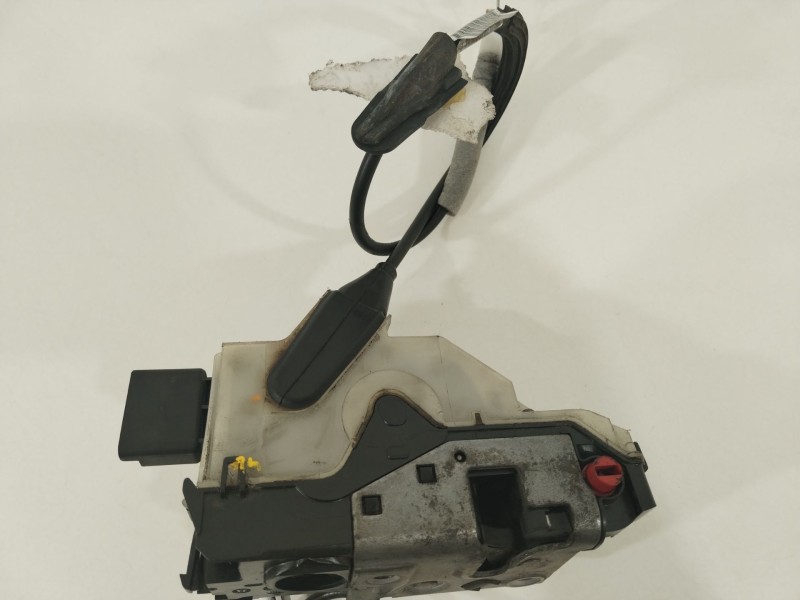 Recambio de cerradura puerta trasera derecha para peugeot 208 1.5 blue-hdi fap referencia OEM IAM 9812501180  