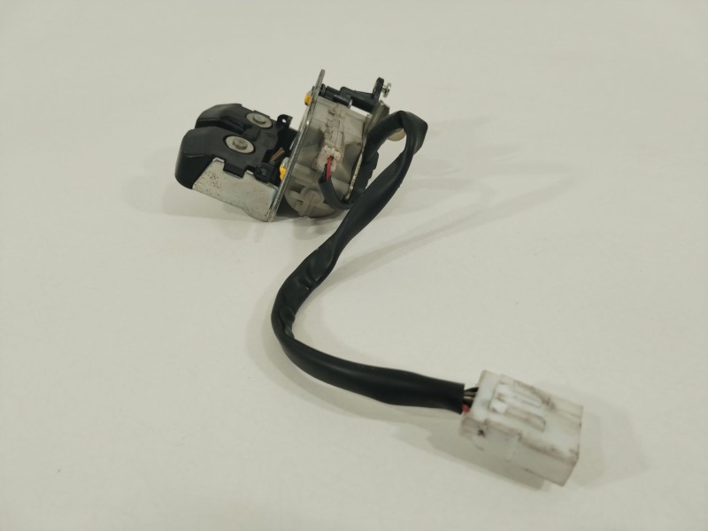 Recambio de cerradura maletero / porton para fiat linea (110) emotion referencia OEM IAM 51855352  