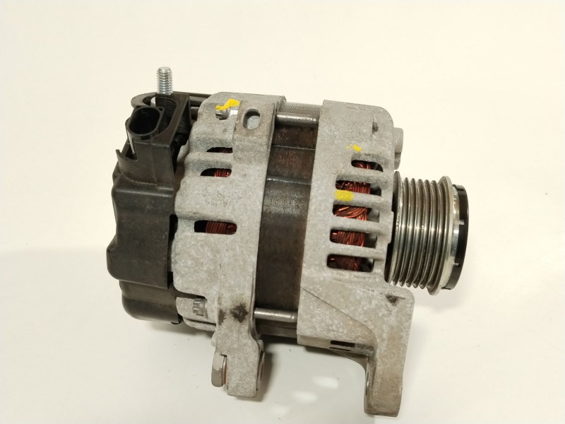 Recambio de alternador para kia stonic (ybcuv) black edition referencia OEM IAM 3730004950  